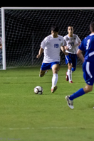 ISO 12800, 1/640 sec at f / 2.8, 200 mm