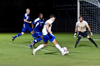 ISO 12800, 1/640 sec at f / 2.8, 118 mm