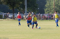 ISO 800, 1/640 sec at f / 9.0, 200 mm