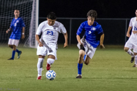 ISO 12800, 1/640 sec at f / 2.8, 200 mm