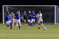 ISO 12800, 1/640 sec at f / 2.8, 200 mm