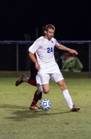 ISO 12800, 1/500 sec at f / 2.8, 200 mm