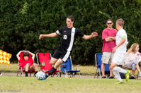 ISO 4000, 1/640 sec at f / 5.6, 230 mm