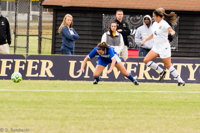 ISO 2000, 1/640 sec at f / 5.6, 240 mm